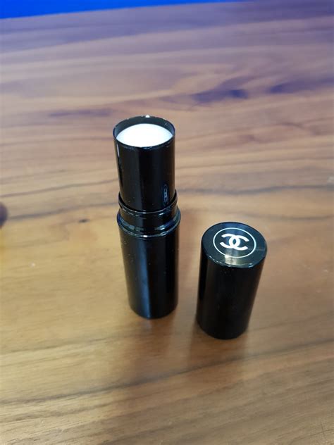 chanel highlighter stick transparent.